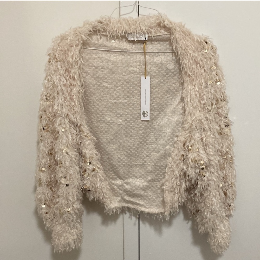 House Of Harlow 1960 NWT Cropped Beige Fringe & Gold Sequin Shrug. One Size.